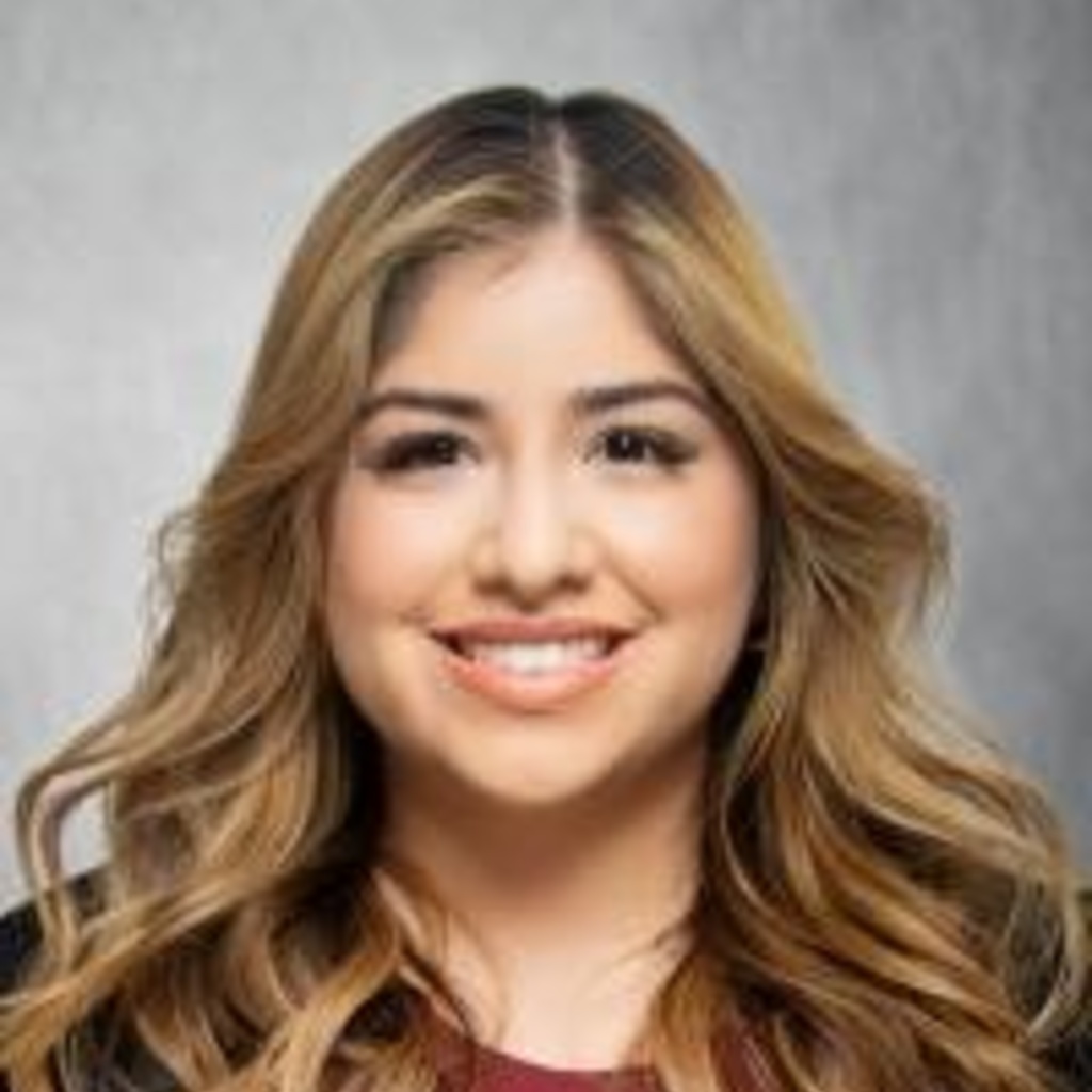 daniela sanchez headshot